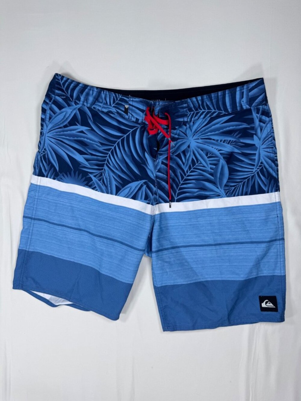 Quiksilver Board Shorts Tropical Palm Stripe Blue 36 Mens Swim Surf Beach